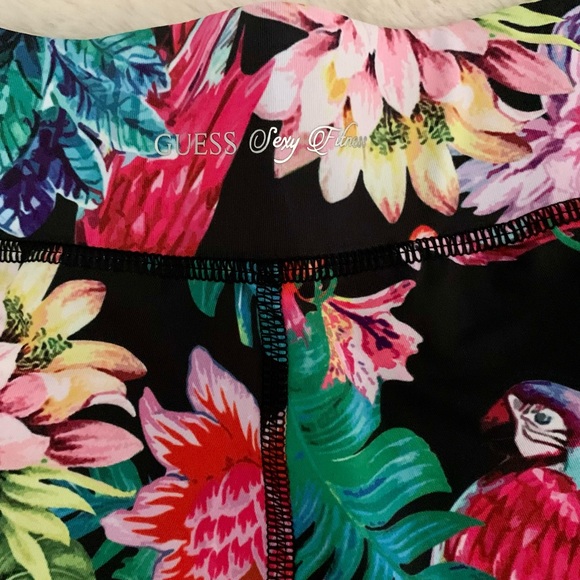 Guess athletic shorts - Picture 3 of 5